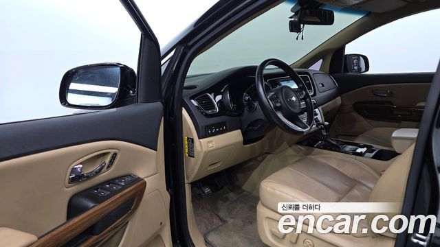 Kia Canival 2018 — photo 13