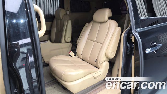 Kia Canival 2018 — photo 18