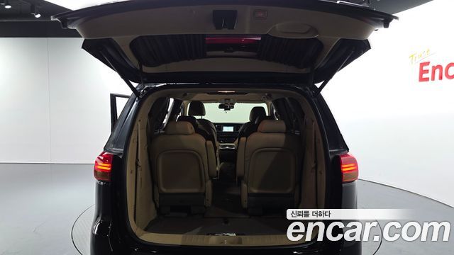 Kia Canival 2018 — photo 26