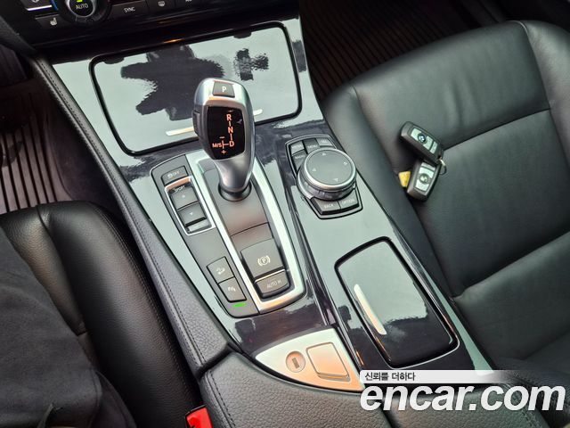 BMW 5-Series 2015 — photo 13