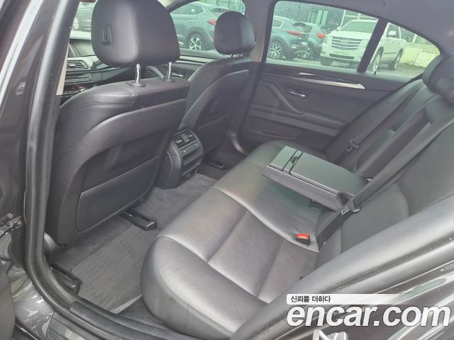 BMW 5-Series 2015 — photo 16