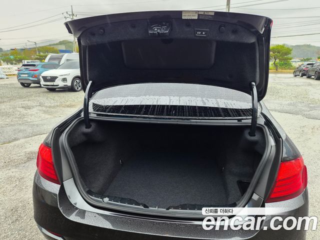 BMW 5-Series 2015 — photo 17