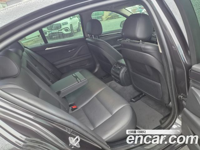 BMW 5-Series 2015 — photo 18