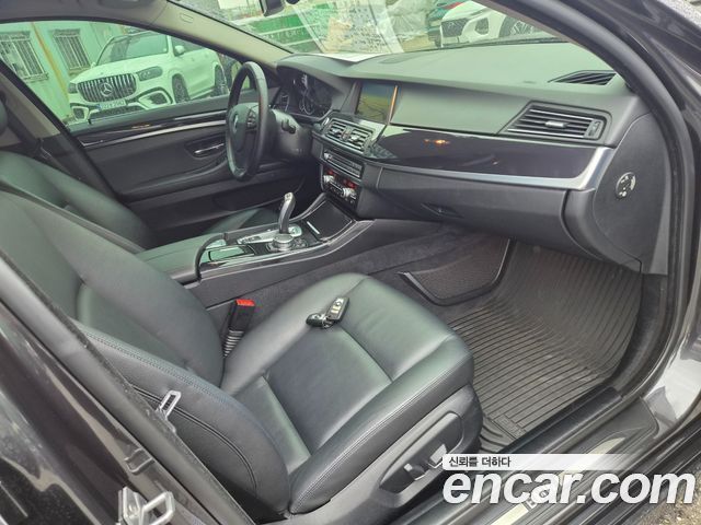 BMW 5-Series 2015 — photo 19