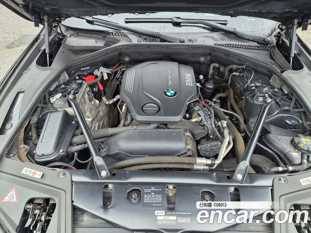 BMW 5-Series 2015 — photo 20