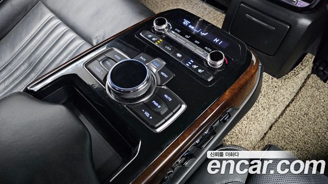 Genesis EQ900 2017 — photo 25