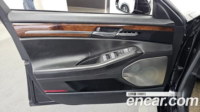 Genesis EQ900 2017 — photo 14