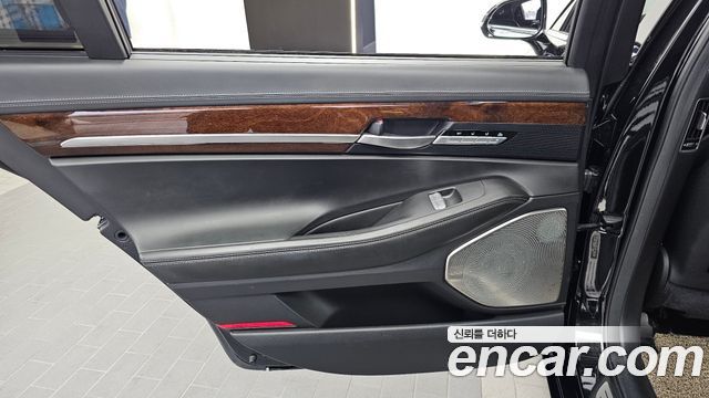 Genesis EQ900 2017 — photo 15