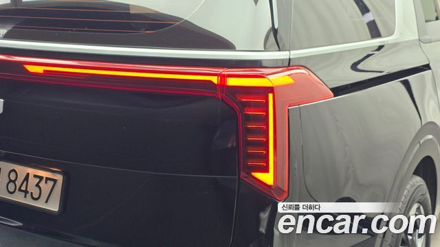 Kia Canival 2025 — photo 9