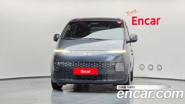 Hyundai Staria 2022 — photo 3
