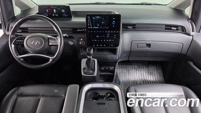 Hyundai Staria 2022 — photo 10