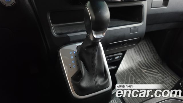 Hyundai Staria 2022 — photo 12