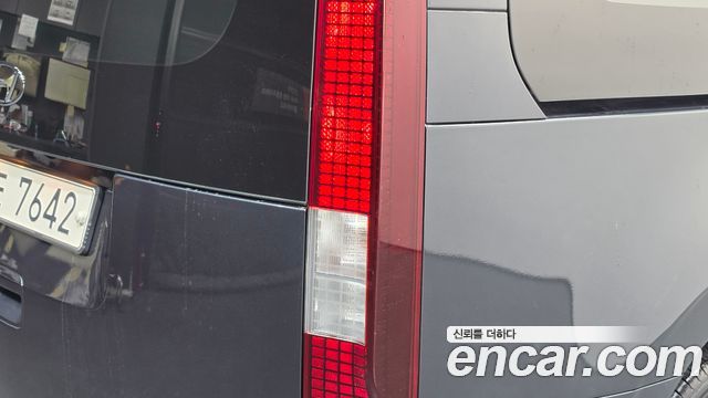 Hyundai Staria 2022 — photo 9