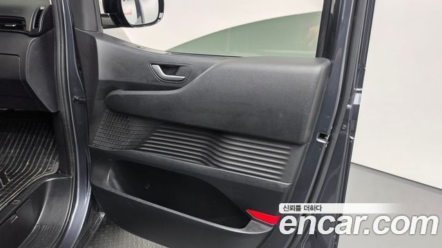 Hyundai Staria 2022 — photo 14