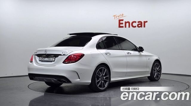 Mercedes-Benz C-Class 2018 — photo 2