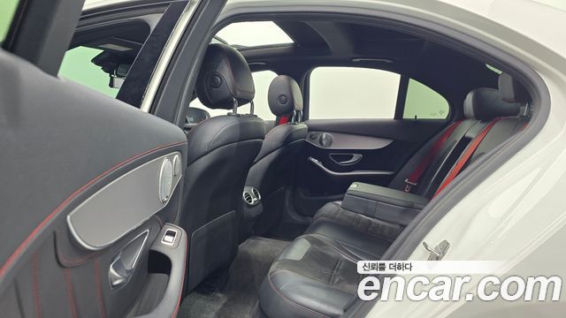 Mercedes-Benz C-Class 2018 — photo 18