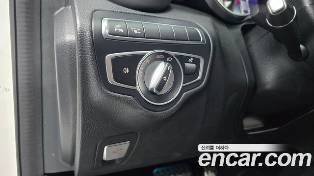 Mercedes-Benz C-Class 2018 — photo 20