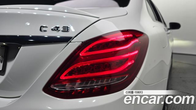 Mercedes-Benz C-Class 2018 — photo 9
