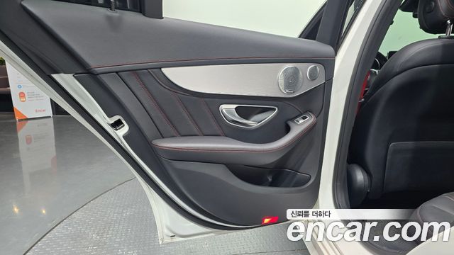 Mercedes-Benz C-Class 2018 — photo 15