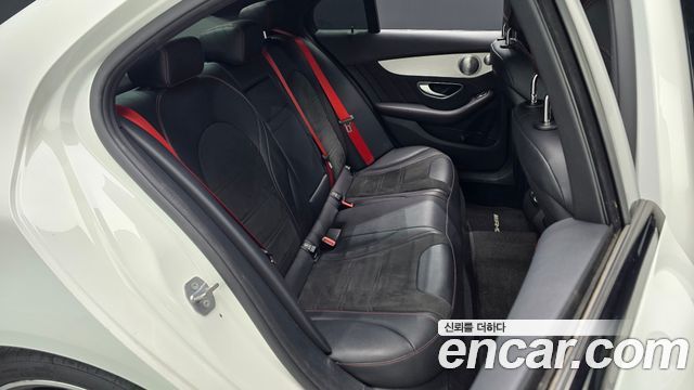 Mercedes-Benz C-Class 2018 — photo 16