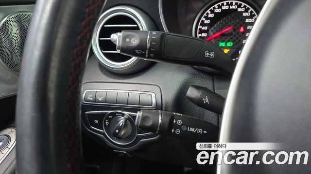 Mercedes-Benz C-Class 2018 — photo 28
