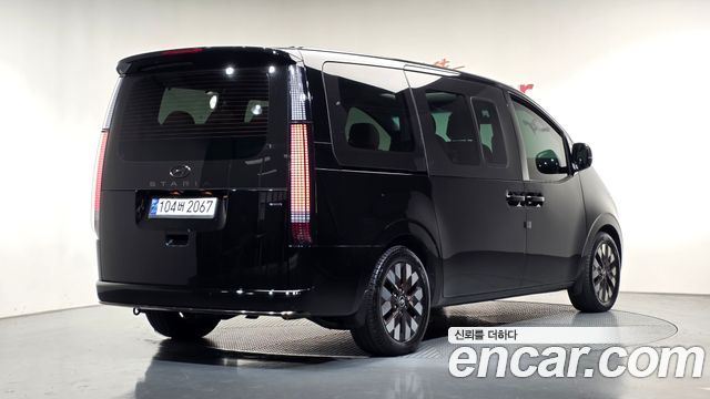 Hyundai Staria 2022 — photo 2