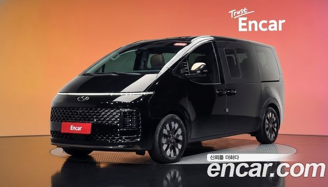 Hyundai Staria 2022 — photo 1