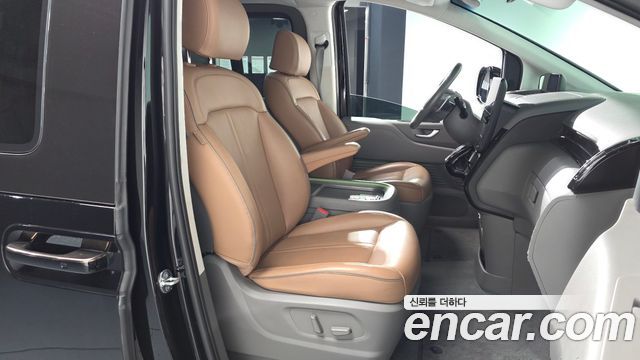 Hyundai Staria 2022 — photo 16