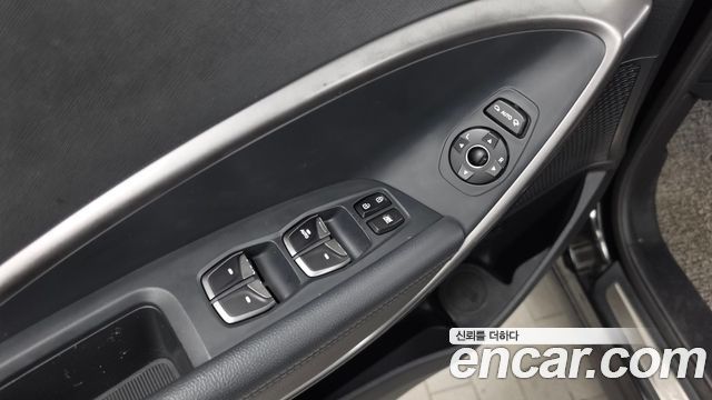 Hyundai Santafe 2016 — photo 34