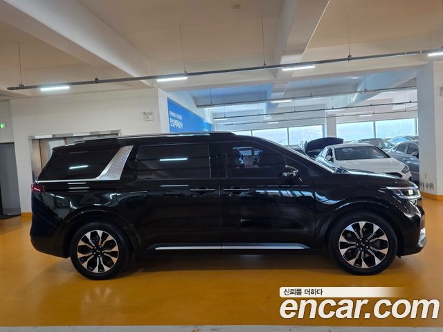 Kia Canival 2021 — photo 3