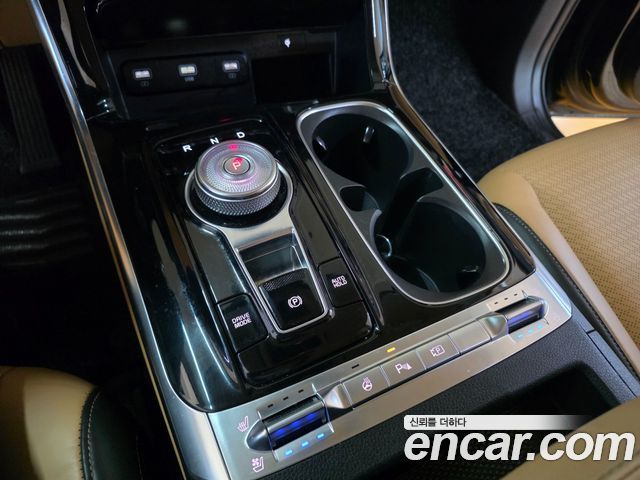 Kia Canival 2021 — photo 16