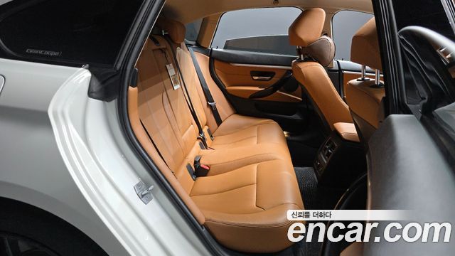 BMW 4-Series 2018 — photo 17