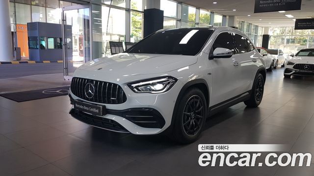 Mercedes-Benz GLA-Class 2023 — photo 1