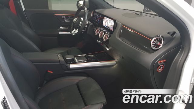 Mercedes-Benz GLA-Class 2023 — photo 9