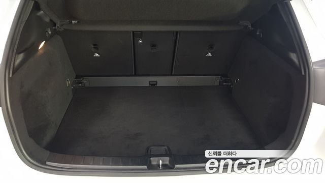 Mercedes-Benz GLA-Class 2023 — photo 11