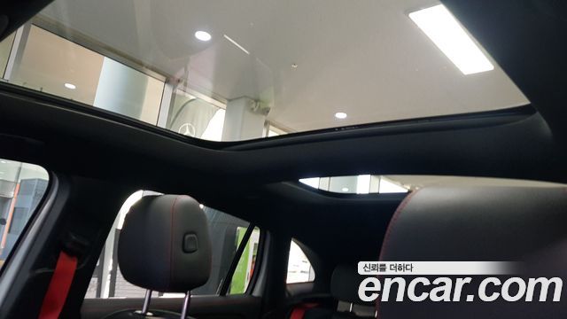 Mercedes-Benz GLA-Class 2023 — photo 12