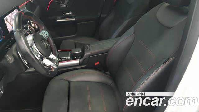 Mercedes-Benz GLA-Class 2023 — photo 13