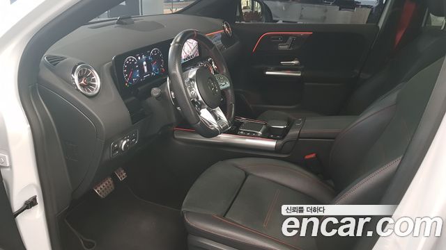 Mercedes-Benz GLA-Class 2023 — photo 14
