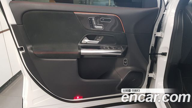 Mercedes-Benz GLA-Class 2023 — photo 15