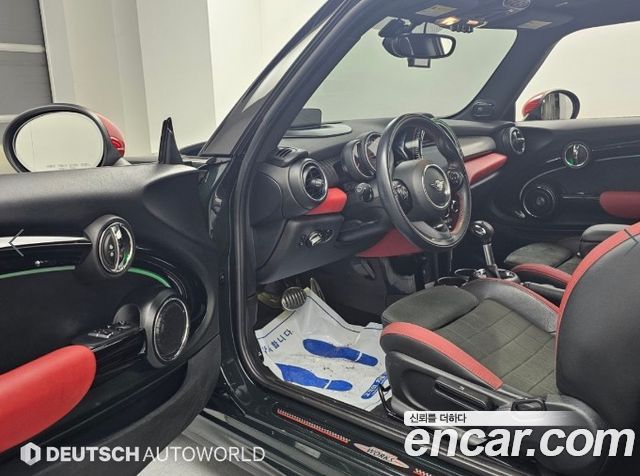 Mini Cooper 2019 — photo 11