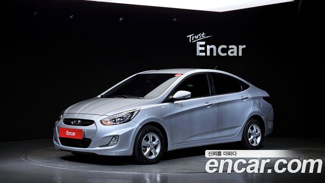 Hyundai Accent 2011 — photo 1