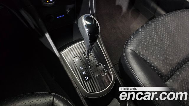 Hyundai Accent 2011 — photo 9