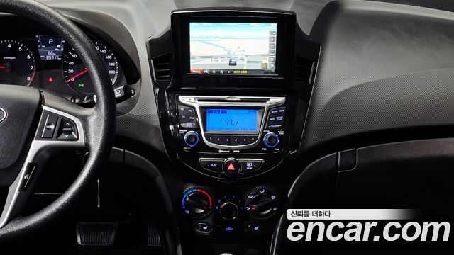 Hyundai Accent 2011 — photo 14
