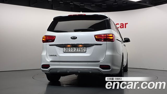 Kia Canival 2019 — photo 4