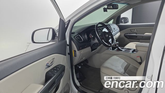Kia Canival 2019 — photo 10