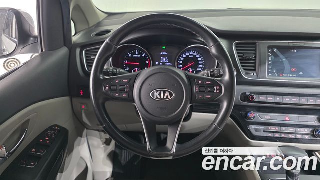 Kia Canival 2019 — photo 12