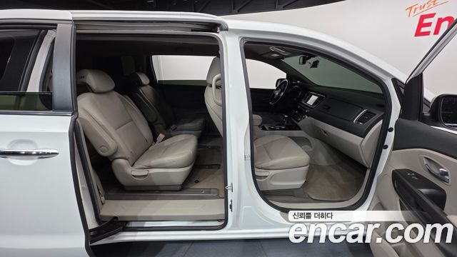 Kia Canival 2019 — photo 19