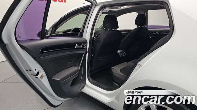 Volkswagen Golf 2015 — photo 12