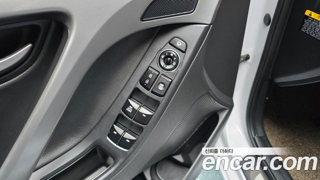Hyundai AVANTE 2016 — photo 25