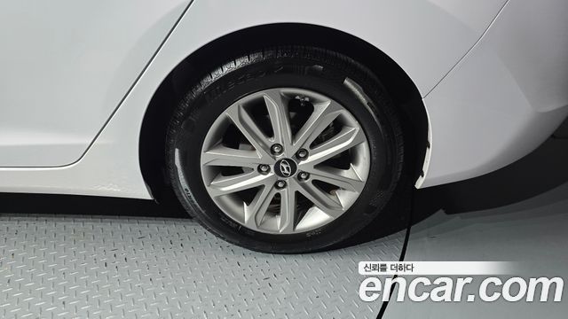 Hyundai AVANTE 2016 — photo 7